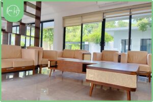 Phòng khách sang trọng tại Lan Hạ Villa.